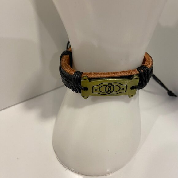 Leather & Metal Adjustable Bracelet With metal  handcuffs symbol commitment - Picture 3 of 16
